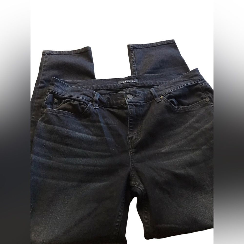 Level 99 minimal distressed black denim excellent condition size 31 x32
